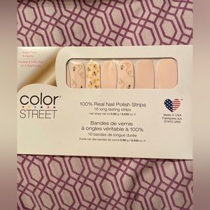 ColorStreet NailPolish Strips “Bee You”